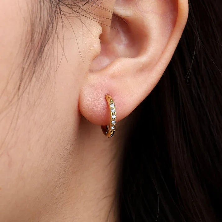 Conjunto Dourado em Aço Inoxidável com Borboleta e Zircônias