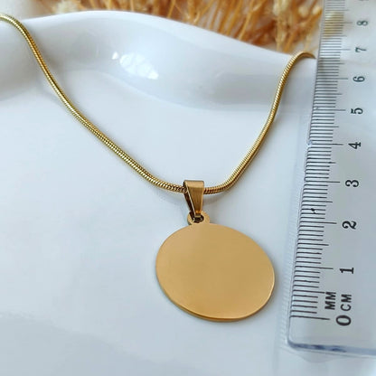 Colar Dourado com Medalha Personalizável em Aço Inoxidável