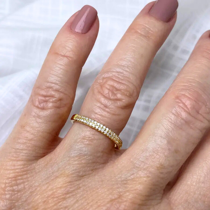 Anel Aparador Dourado Cravejado com Zircónias em banho 18K