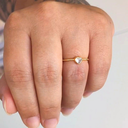 Anel Dourado Coração Pedra Brilhante em banho 18K