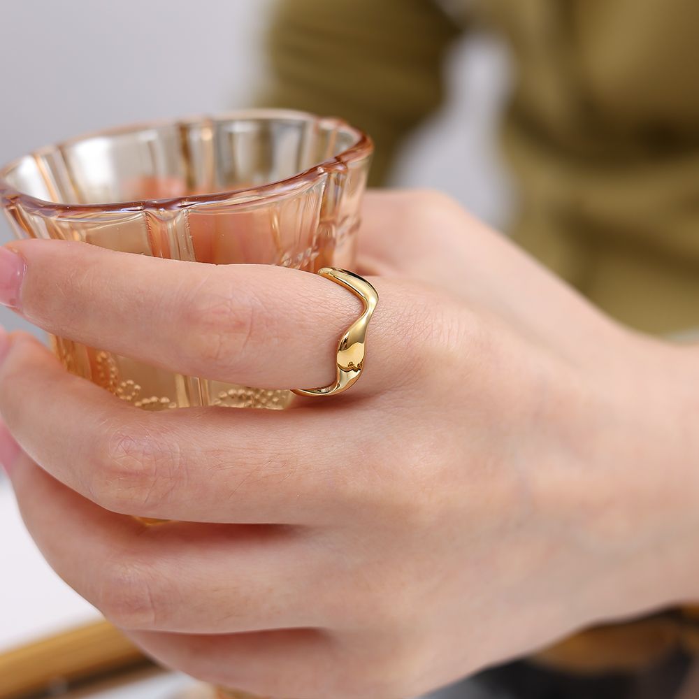 Adjustable Wave Ring Plated in 18k Gold