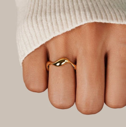 Adjustable Wave Ring Plated in 18k Gold