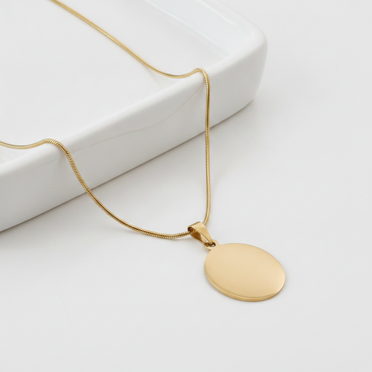 Colar Dourado com Medalha Personalizável em Aço Inoxidável