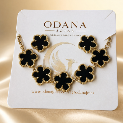 Conjunto Feminino Dourado: Pulseira e Brincos com Trevos Pretos