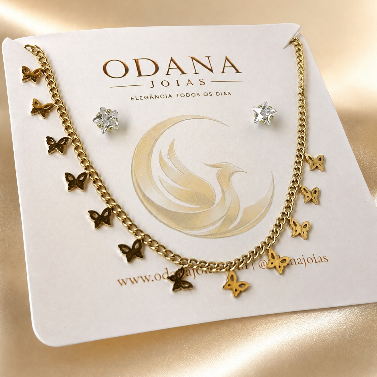 Conjunto Dourado em Aço tranquilo com Borboletas e Estrelas