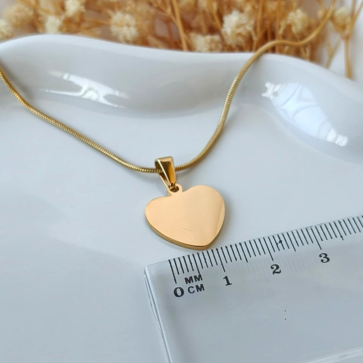 Colar Dourado com Medalha Personalizável em Aço Inoxidável