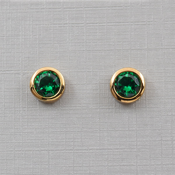 Conjunto em Aço Dourado com Pedras de Design Minimalista